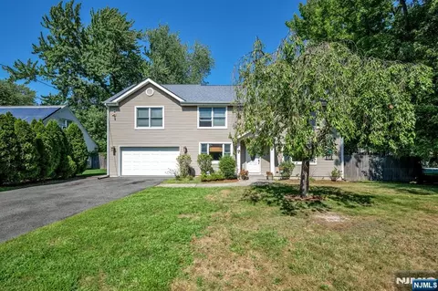 161 Brookfield Ave, Paramus, NJ 07652 photo 1