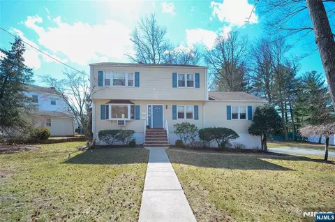 16 Shelby Ave, Paramus, NJ 07652 photo 1