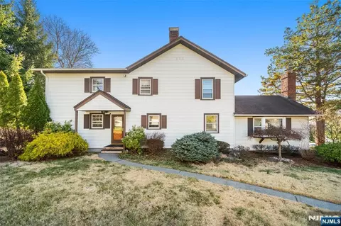 87 E Crescent Ave, Allendale, NJ 07401 photo 1