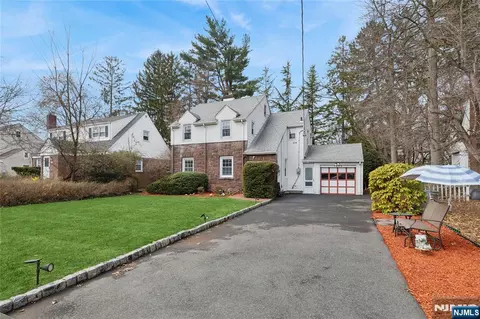 1372 River Rd, Teaneck, NJ 07666 photo 1