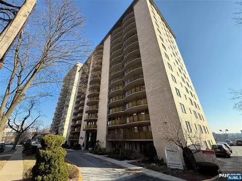 150 Overlook Ave #15J, Hackensack, NJ 07601 photo 1