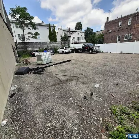 139-141 Palisade Ave, Cliffside Park, NJ 07010