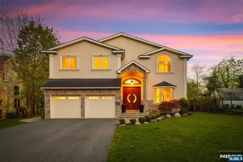 198 Lawson Pl, Paramus, NJ 07652 photo 1