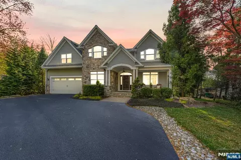 334 E Pines Lake Dr, Wayne, NJ 07470 photo 1