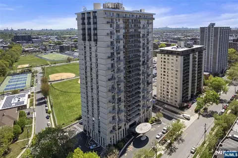 160 Overlook Ave #14D, Hackensack, NJ 07601 photo 1