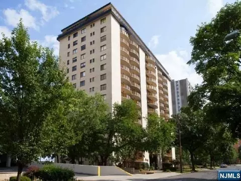 150 Overlook Ave #3H, Hackensack, NJ 07601 photo 1