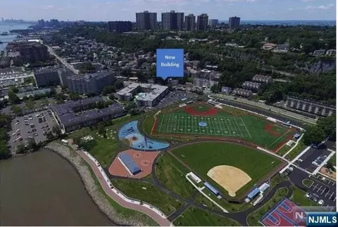 1072 River Rd, Edgewater, NJ 07020 photo 4