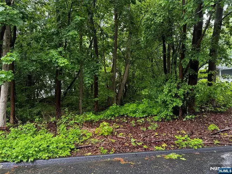 0 Walnut St, West Milford, NJ 07438