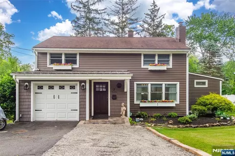 3 Monroe St, Waldwick, NJ 07463 photo 1