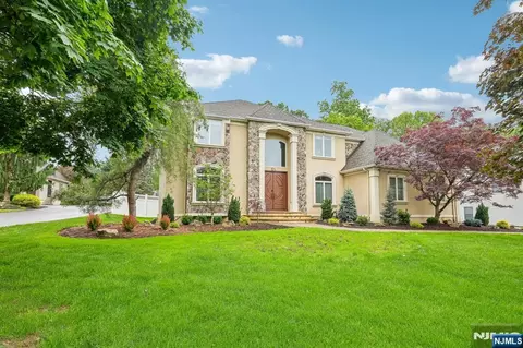 31 Bourbon St, Wayne, NJ 07470 photo 1