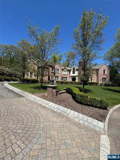 5 Joseph Ct, Saddle River, NJ 07458 photo 1