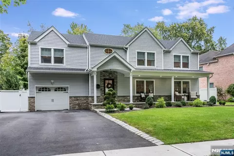 61 Ferndale Rd, Paramus, NJ 07652 photo 1