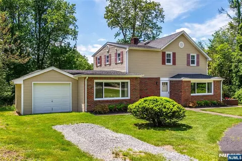 16 Dalewood Rd, Wayne, NJ 07470 photo 1