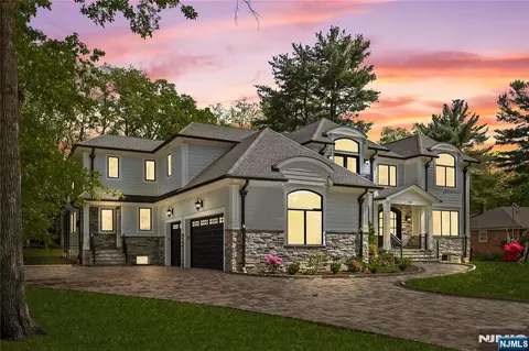 504 Kendrick St, Paramus, NJ 07652 photo 1
