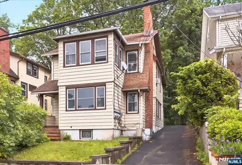 27 Berkeley Pl, Bloomfield, NJ 07003 photo 1