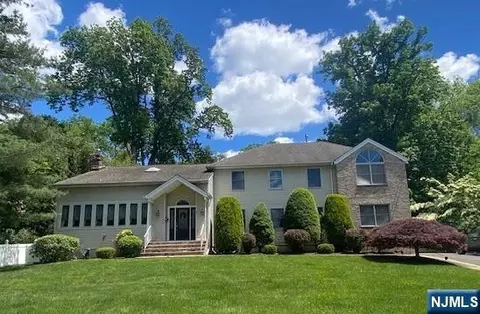 2 Cayuga Trl, Wayne, NJ 07470 photo 1
