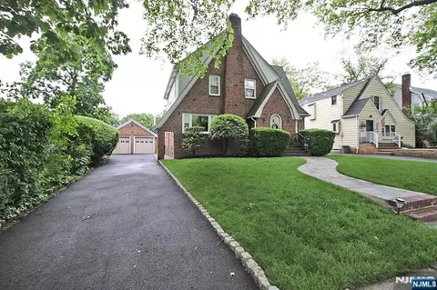 28 Stewart Ave, Nutley, NJ 07110