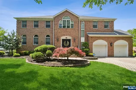 313 Cardinal Pl, Paramus, NJ 07652 photo 1
