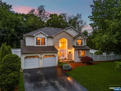 162 Split Rock Rd, Paramus, NJ 07652 photo 1