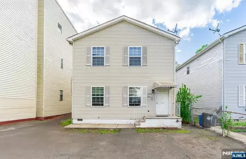 651-653 17th St, Newark, NJ 07103