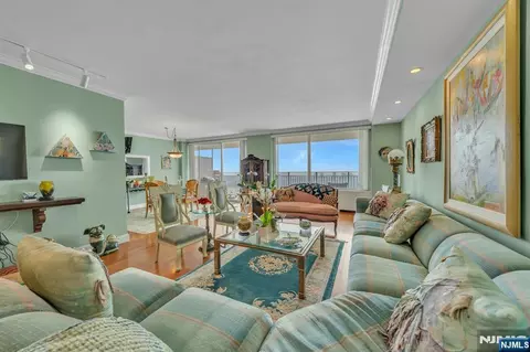 1530 Palisade Ave #30G, Fort Lee, NJ 07024