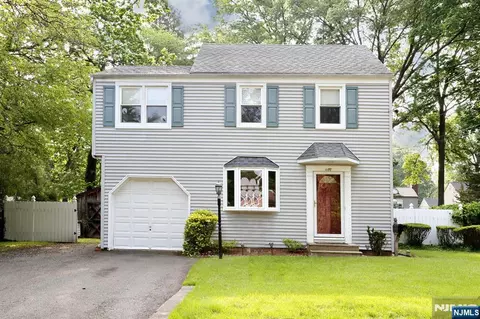 408 Terhune Ave, Paramus, NJ 07652 photo 1
