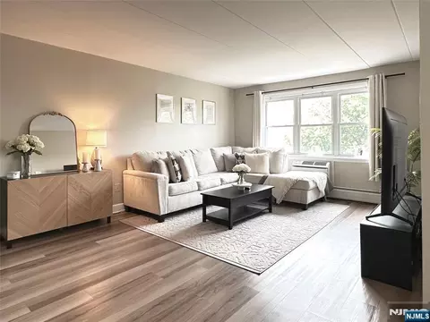 25 Jefferson St #6E, Hackensack, NJ 07601 photo 1