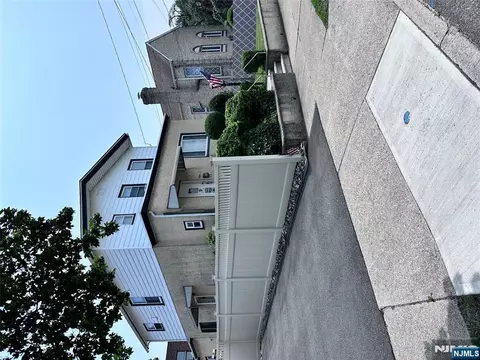 507 Washington St, Carlstadt, NJ 07072