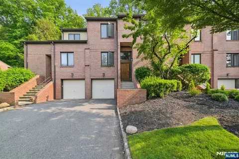 30 Andrea Dr #30, Caldwell, NJ 07006