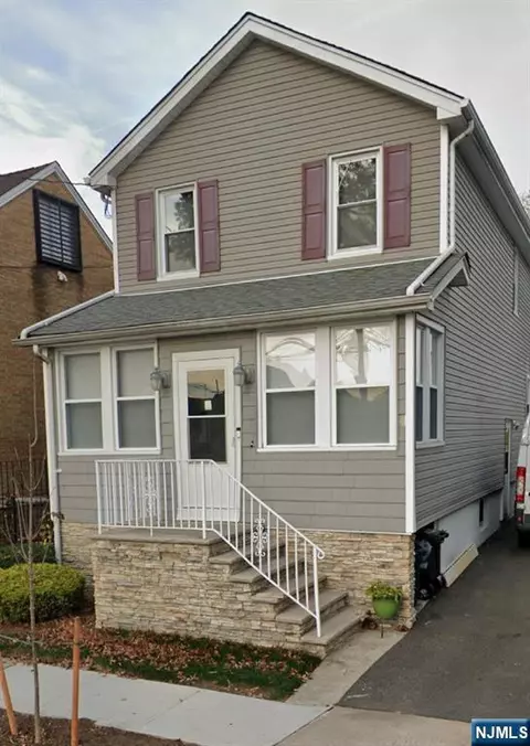 689 Devon St, Kearny, NJ 07032 photo 1