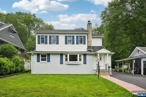 4 Lenape Trl, Wayne, NJ 07470 photo 1