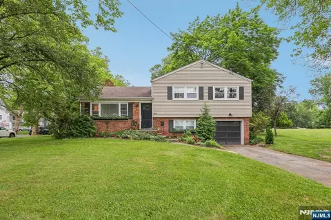 340 Spring Valley Rd, Paramus, NJ 07652 photo 1