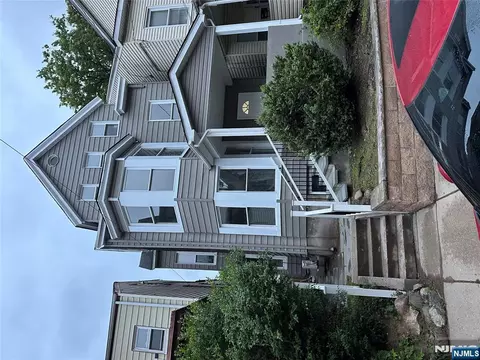 676 24th St, Paterson, NJ 07504