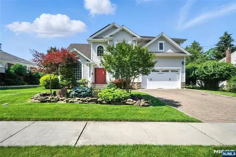 6 Highland Ave, Demarest, NJ 07627
