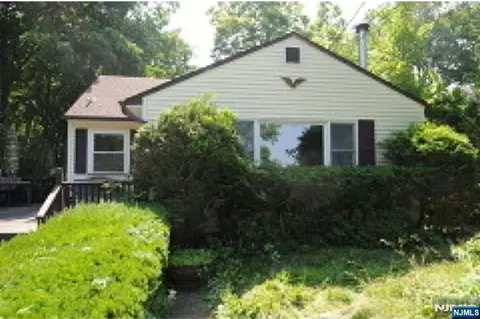 512 Colver Rd, Landing, NJ 07850