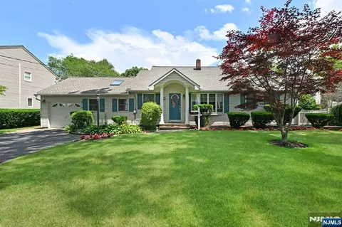 736 Boyd Rd, Paramus, NJ 07652 photo 1