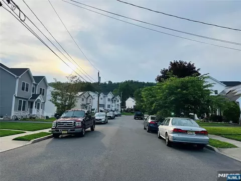 118 Ploch Rd, Clifton, NJ 07013