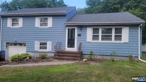 295 Spencer Pl, Paramus, NJ 07652 photo 1