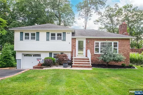 110 Chestnut Dr, Wayne, NJ 07470 photo 1