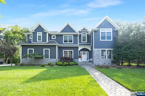 27 Central Ave, Demarest, NJ 07627 photo 1