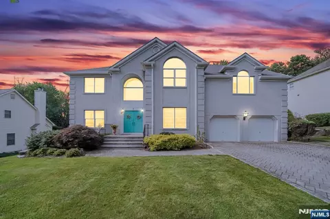 9 Apple Ln, Wayne, NJ 07470 photo 1