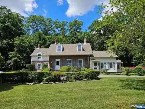 470 Prospect St, Glen Rock, NJ 07452