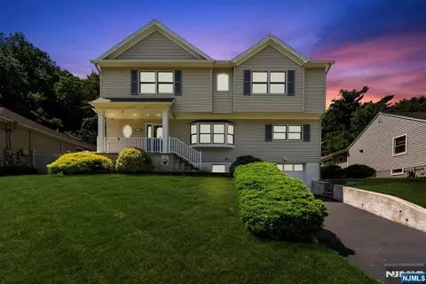 75 Thomas St, Clifton, NJ 07013