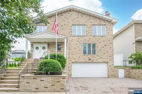 268 Travers Pl, Lyndhurst, NJ 07071