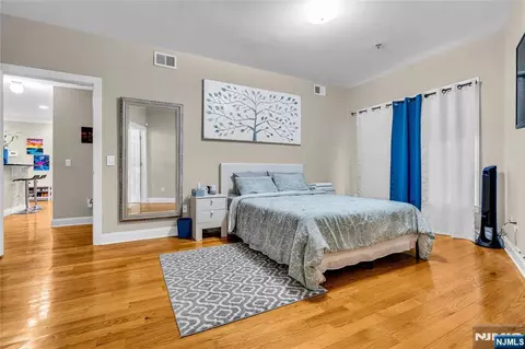 30 Austin St #204, Newark, NJ 07114