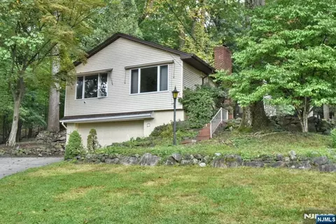 73 Norman Dr, Ramsey, NJ 07446