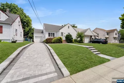 338 South Pkwy, Clifton, NJ 07014
