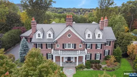 480 Knollwood Rd, Ridgewood, NJ 07450