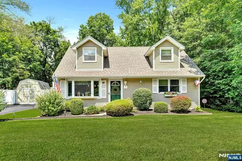 25 Ferndale Rd, Wayne, NJ 07470 photo 1