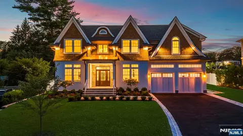 229 Bogert Pl, Paramus, NJ 07652 photo 1